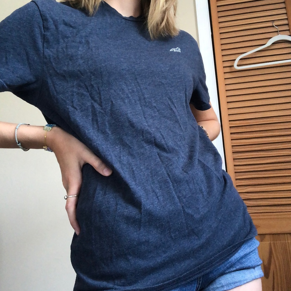 hollister t-shirt
